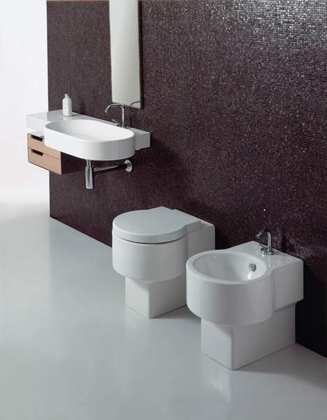 Flame 4 Piece Bathroom Suite.