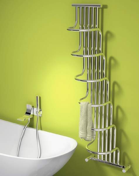 Reina Radiators Giada Designer Towel Radiator (Chrome). 1500x563mm.