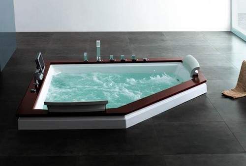 Hydra Corner Sunken Whirlpool Bath With TV & Oak Surround. 1750x1750.