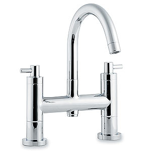 Ultra Horizon Bath filler with small swivel spout.