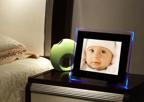 Example image of Digital Photo Frames 10" Digital Photo Frame. 1GB,  USB, Speakers & Remote.