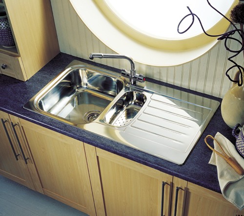 Example image of Leisure Sinks Seattle 1.5 bowl stainless steel kitchen sink. Reversible.