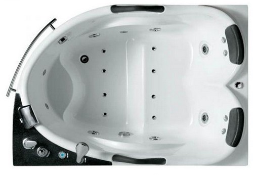 Example image of Hydra Corner Whirlpool Bath With Bath Panel. 1730x1260 (Right Handed).