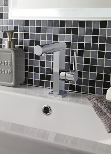 Example image of Ultra Napier Mono Basin & Bath Shower Mixer Tap Set With Shower Kit.
