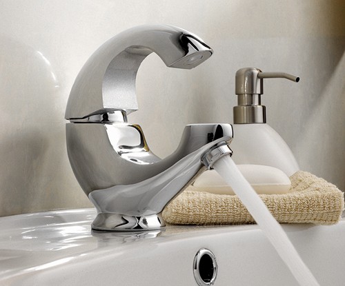 Example image of Ultra Hola Single lever mono basin mixer with pop-up waste.