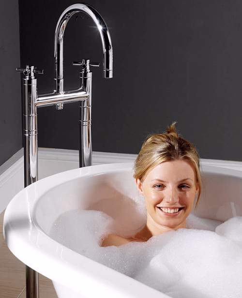 Example image of Hudson Reed Tec Cross head Bath Filler with Swivel Spout.